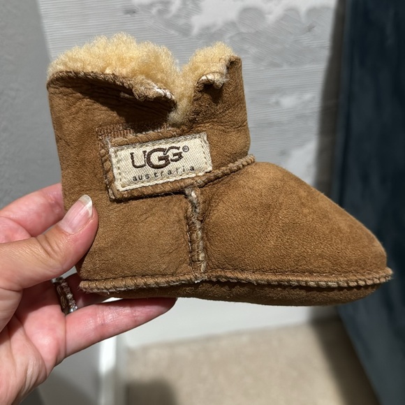 Ugg baby soft bottom slipper size small - Picture 2 of 4